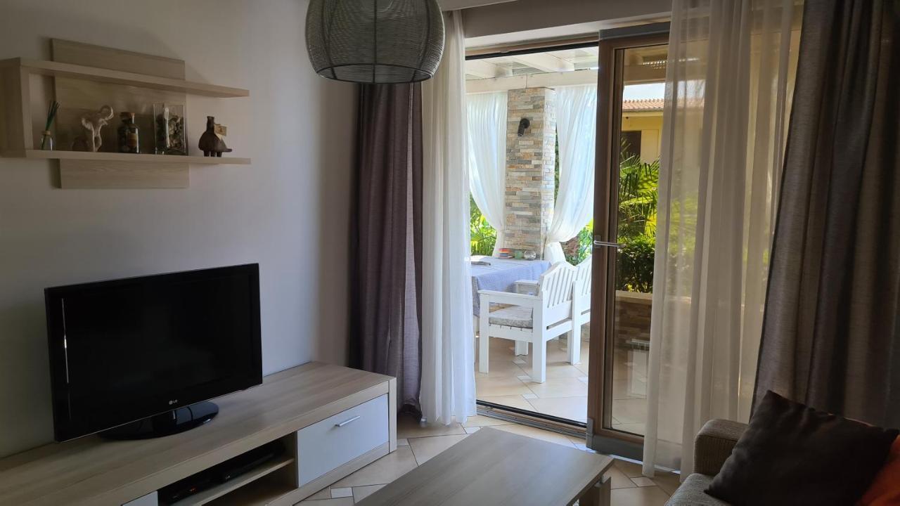 Villa Amalia Apartments Malinska Exteriör bild
